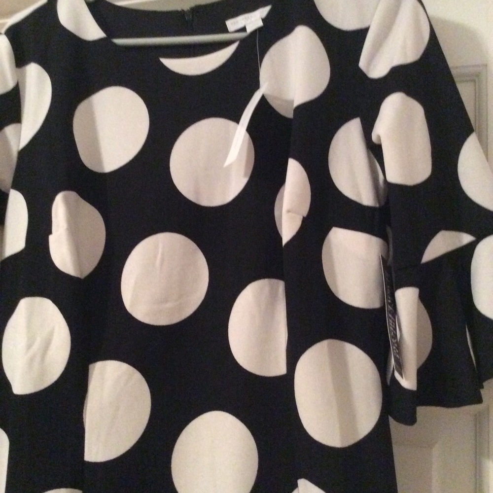 Dress - Picture 2 of 5